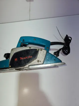 Cepillo Eléctrico Makita