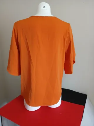 Camiseta naranja manga corta
