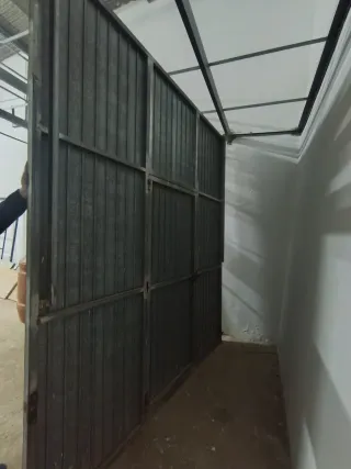 Puerta de garaje metálica