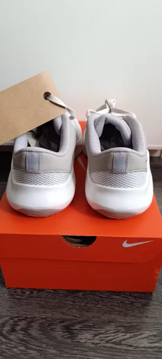 Nike Zapatillas Deportivas Gris y Blanco