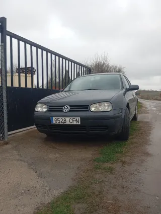 Volkswagen Golf 2003