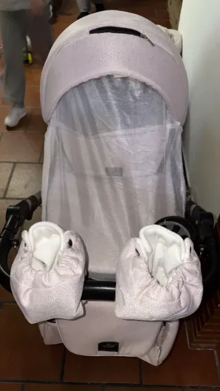 Carro de la marca Chantal  Precio negociable