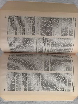 2 libros en inglés Companion to Literature in...