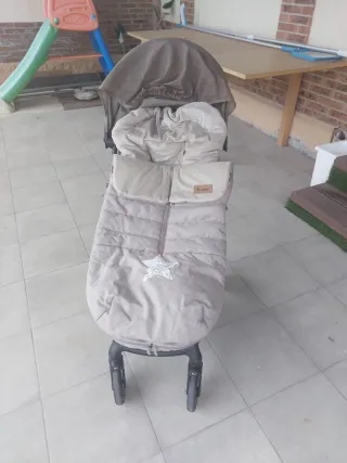 Silla de paseo ligera con saco