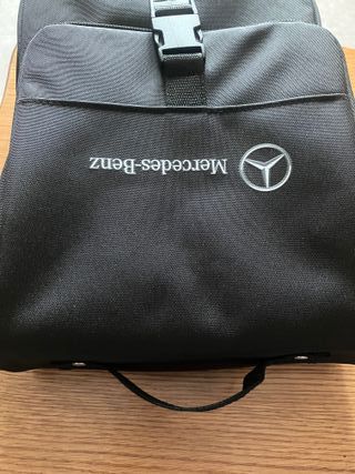 Bolsa portaobjetos Mercedes Benz negra