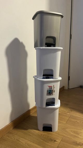 Cubos de basura apilables (4 unidades)