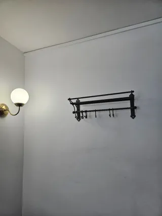 Perchero de pared de metal