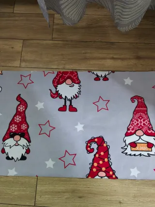 Tappeto con gnomi natalizi