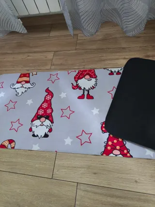 Tappeto con gnomi natalizi