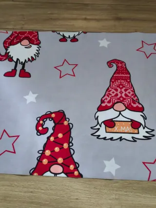 Tappeto con gnomi natalizi