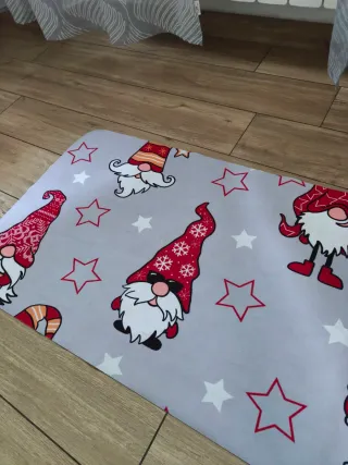 Tappeto con gnomi natalizi