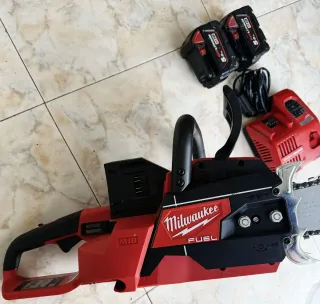 Motosierra Milwaukee FUEL M18