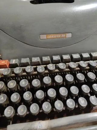 Máquina Escribir Hispano Olivetti Lexicon 80