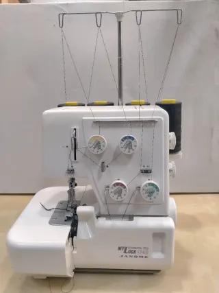 Máquina Overlock Janome My Lock 134D