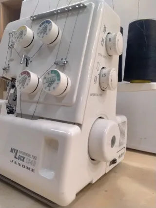 Máquina Overlock Janome My Lock 134D