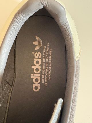 Zapatillas Adidas Gazelle grises y rosas