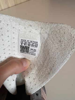 Zapatillas Adidas Gazelle grises y rosas