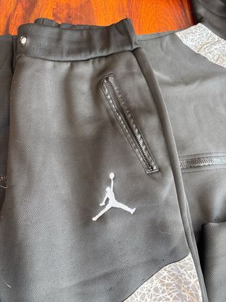 Chándal Jordan Negro y Beige