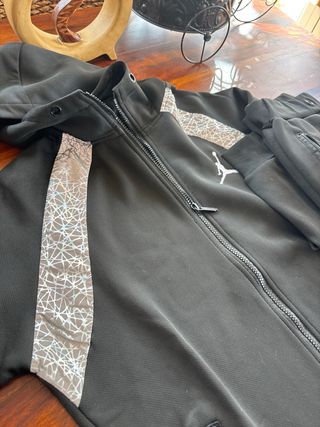 Chándal Jordan Negro y Beige