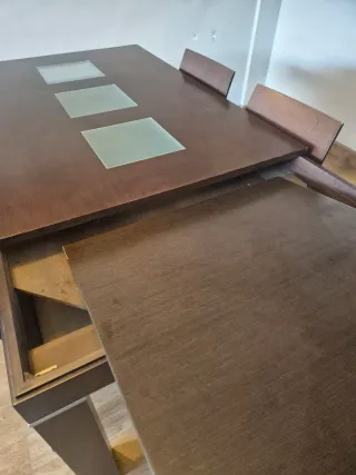 Mesa extensible madera robusta y 4 sillas