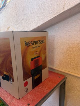 Cafetera Nespresso Vertuo Pop Roja