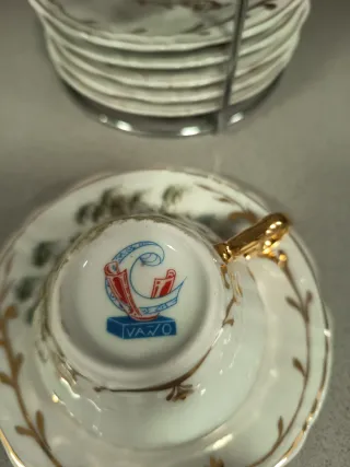 Juego de tazas y platos de porcelana fina