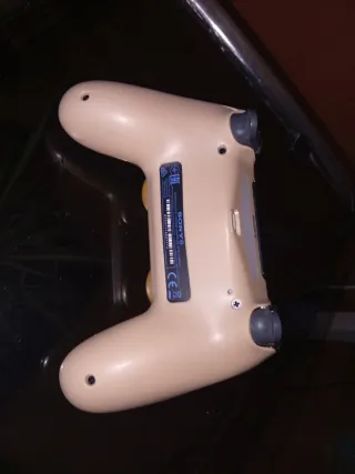 Mando PS4 Dorado