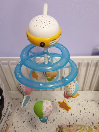 Móvil musical para cuna