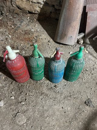 4 sifones antiguos de colores