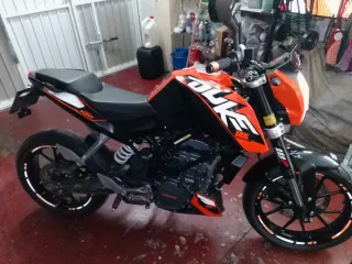 KTM Duke 125 ABS Negra/Naranja