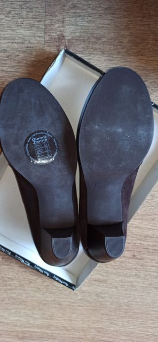 Zapatos de piel señora. Núm 38. Sin estrenar.