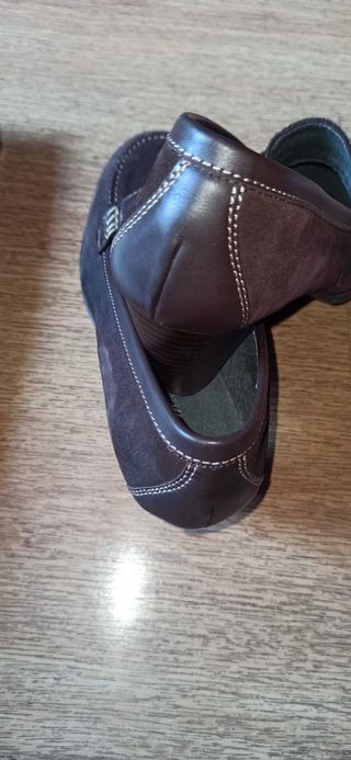 Zapatos de piel señora. Núm 38. Sin estrenar.