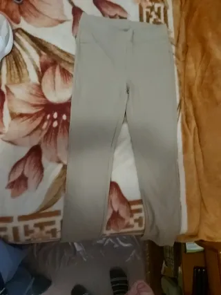 Pantalón beige
