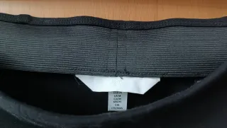 2 Falda negra talla M a 2€ cada una