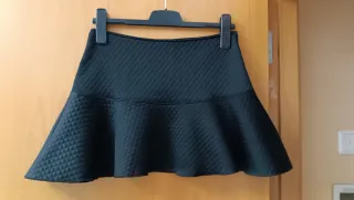 2 Falda negra talla M a 2€ cada una