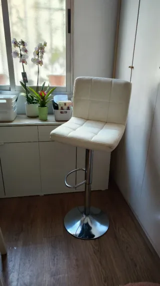 Banqueta alta blanca piel sintética