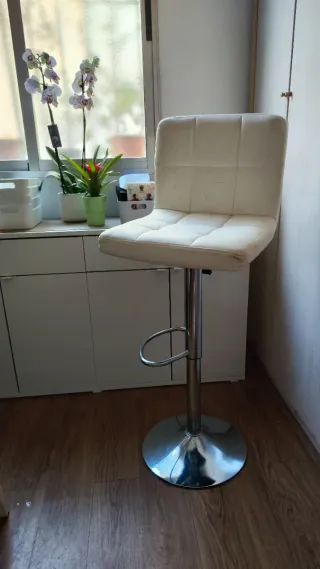 Banqueta alta blanca piel sintética