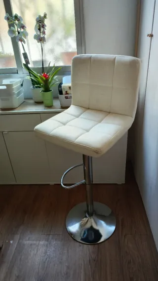 Banqueta alta blanca piel sintética