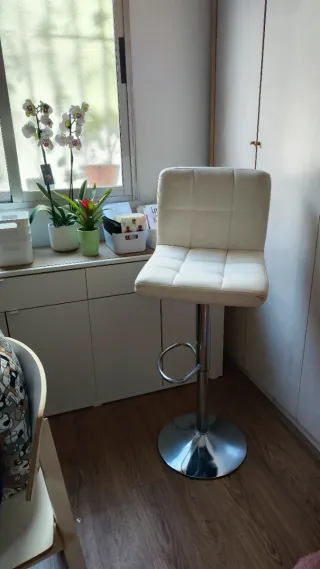 Banqueta alta blanca piel sintética