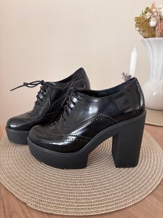 Zapatos de tacón negros Yuu Jou