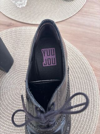 Zapatos de tacón negros Yuu Jou