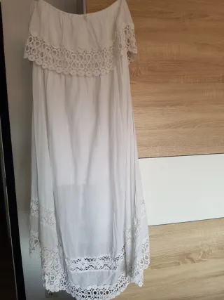 Vestido blanco ibicenco palabra de honor.