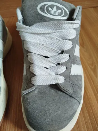 Zapatillas Adidas Campus Grises y Blancas