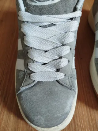 Zapatillas Adidas Campus Grises y Blancas
