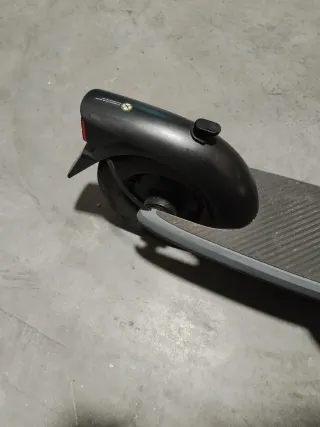 Patinete eléctrico Ninebot con casco, negociable