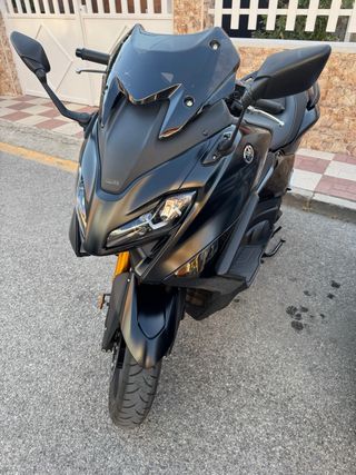 Yamaha Tmax Tech Max 560 Akrapovic