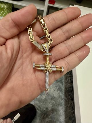 Cadena de oro 14k con colgante cruz.60gramos