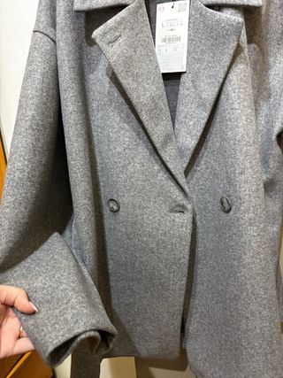Abrigo ZARA Soft Cruzado Gris
