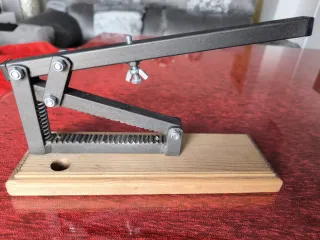 Partidor de almendras y nueces