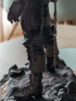 Figura Berserk ART OF WAR Guts Black Swordman.
